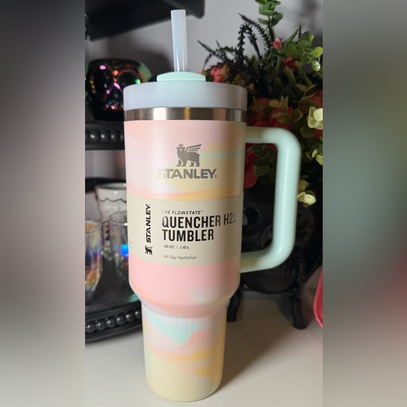 *SOLD* Stanley The Clean Slate Warm Serene Brushstrokes 40 oz Quencher Tumbler - Picture 3 of 12